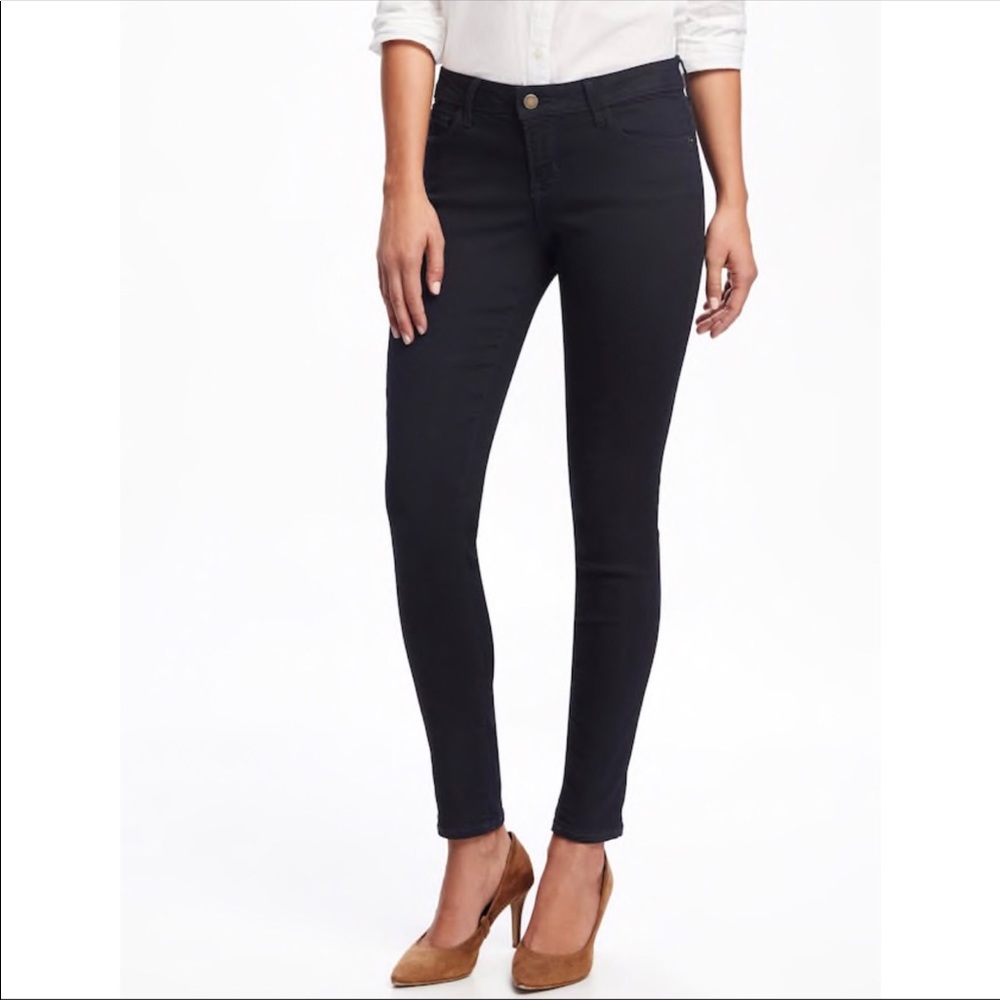 Old Navy Med-Wash Mid-Rise Rockstar Skinny Jeans.